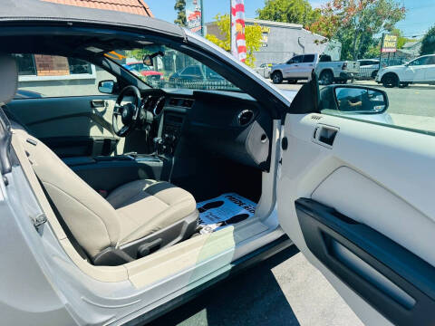 2011 Ford Mustang V6