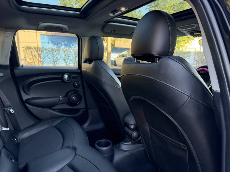 2017 MINI Hardtop 4 Door Cooper