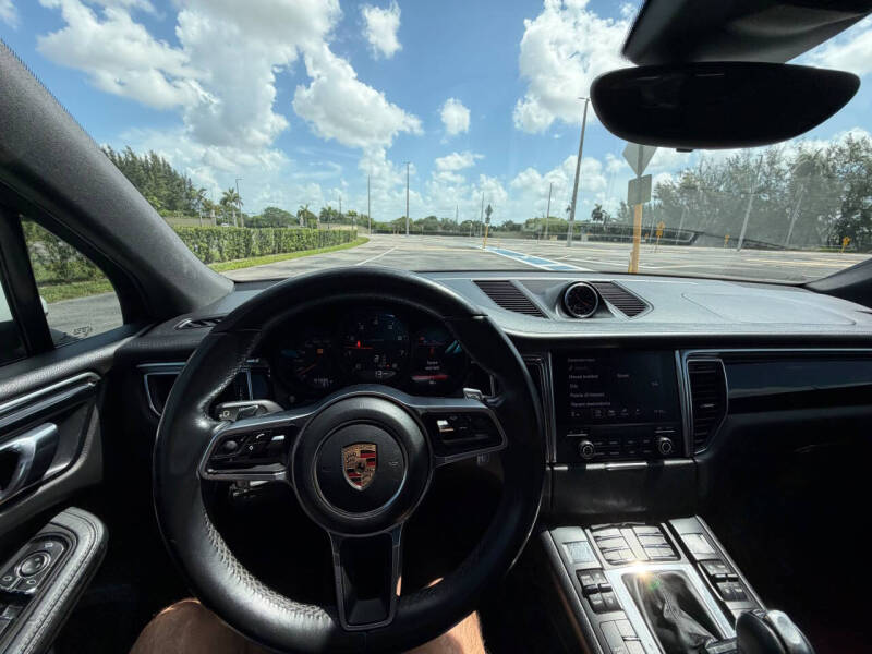 2017 Porsche Macan