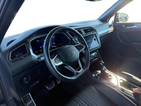 2023 Volkswagen Tiguan SE R-Line Black