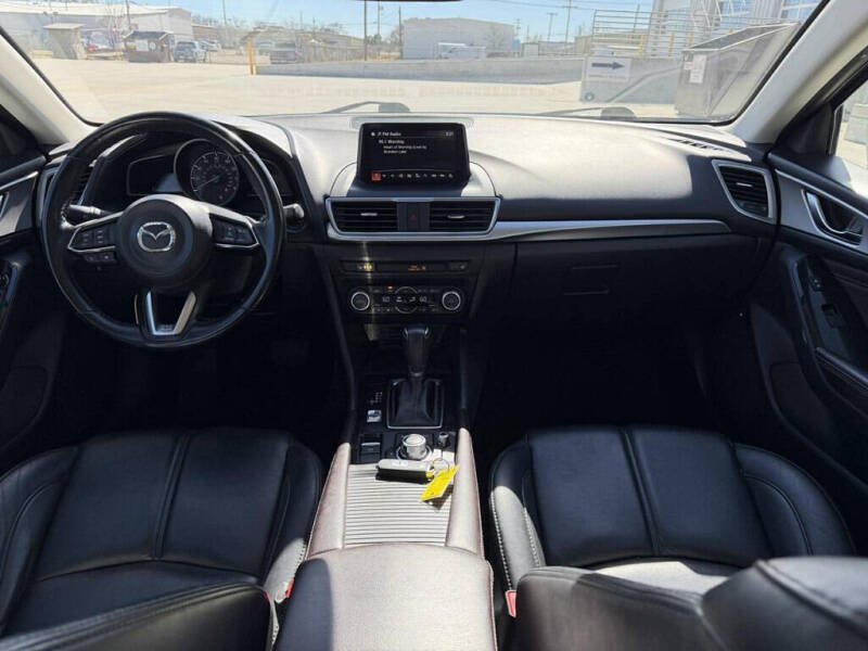 2017 Mazda MAZDA3 Touring