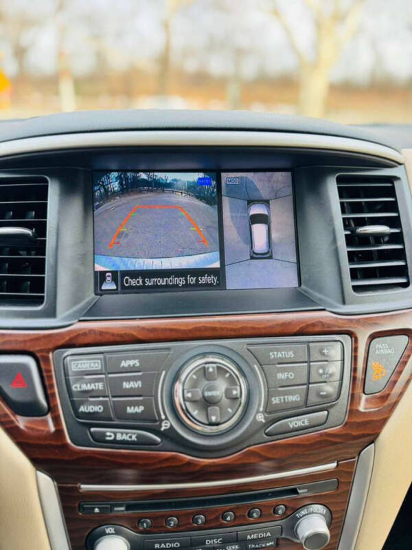 2017 Nissan Pathfinder Platinum