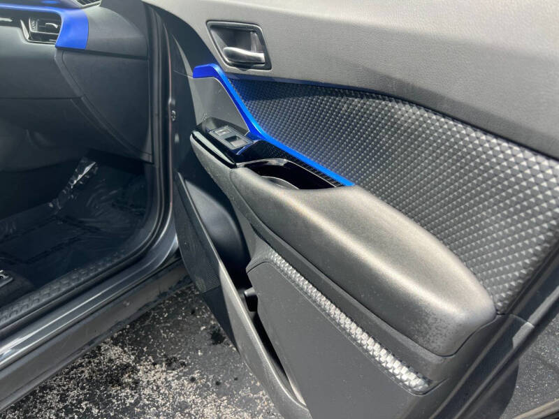 2020 Toyota C-HR XLE