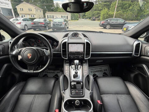 2014 Porsche Cayenne Platinum