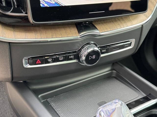 2026 Volvo XC60 B5 Core