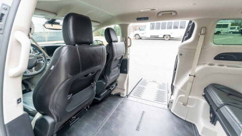 2021 Chrysler Pacifica Touring L