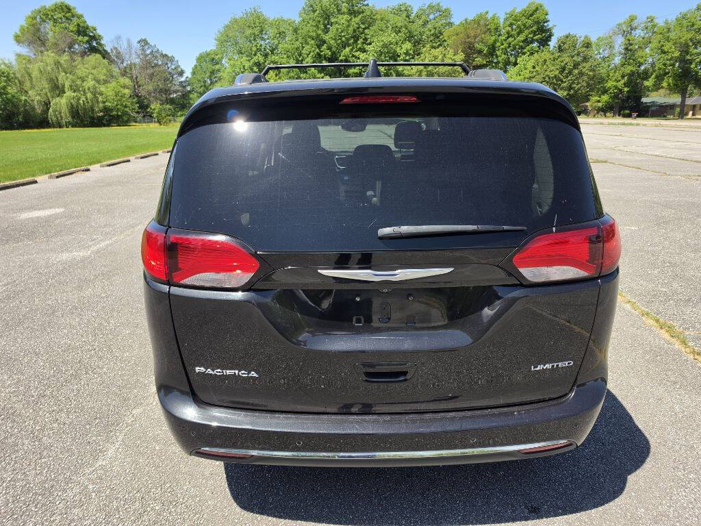Black 2017 Chrysler Pacifica Limited Limited 4dr Mini-Van 1
