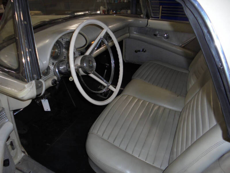 1957 Ford Thunderbird
