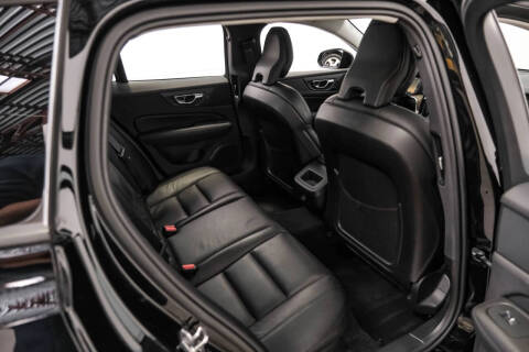 2021 Volvo V60 T5 Momentum