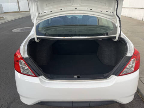 2015 Nissan Versa 1.6 S Plus