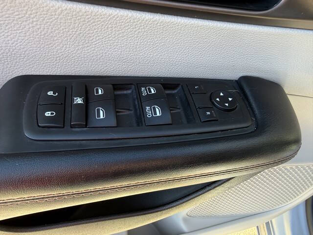 2017 Chrysler Pacifica Touring-L