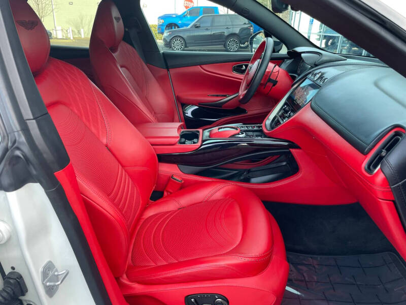 2023 Aston Martin DBX