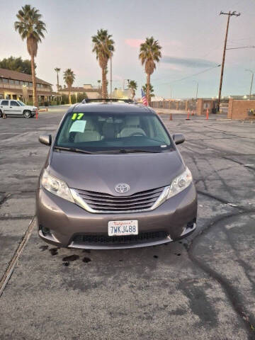 2017 Toyota Sienna LE 8-Passenger