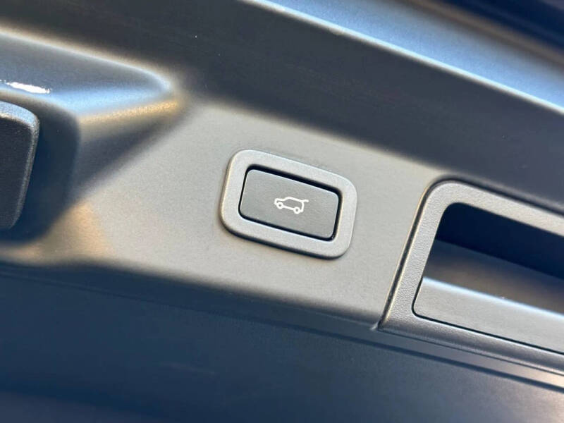 2020 Land Rover Range Rover Velar P340 R-Dynamic S