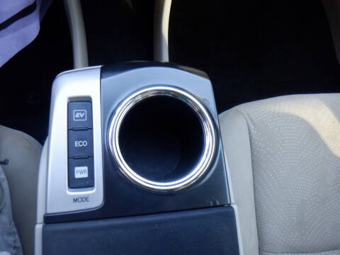 2013 Toyota Prius v Five