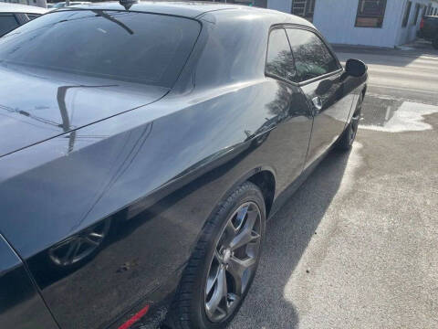 2015 Dodge Challenger SXT Plus