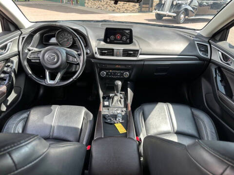 2018 Mazda MAZDA3 Touring