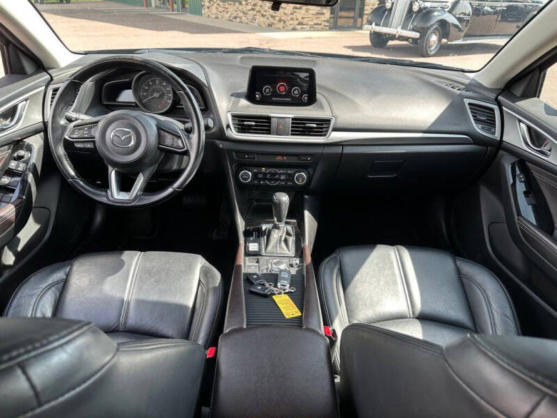 2018 Mazda MAZDA3 Touring