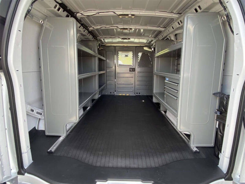 2025 Chevrolet Express 2500