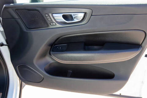 2019 Volvo XC60 T5 R-Design