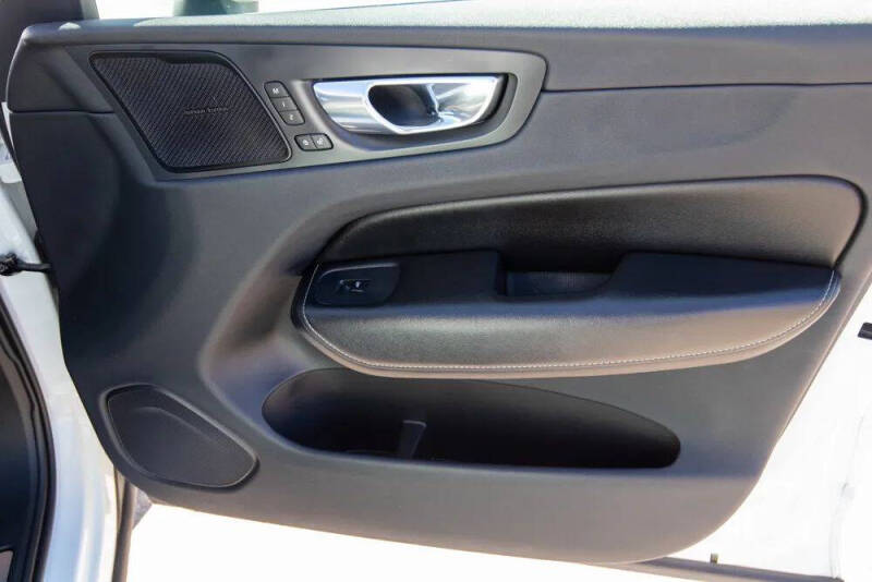 2019 Volvo XC60 T5 R-Design