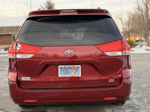 2014 Toyota Sienna XLE 7-Passenger