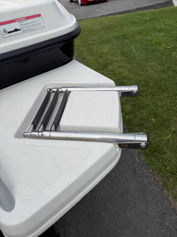 2016 Bayliner 18 Element