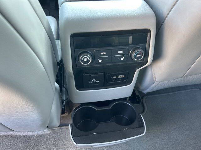 2022 GMC Acadia SLT