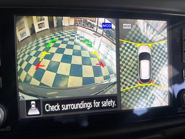 2021 Nissan Kicks SR