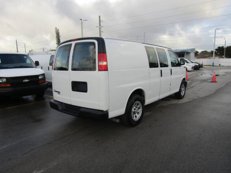 2014 Chevrolet Express Cargo Work Van photo 7