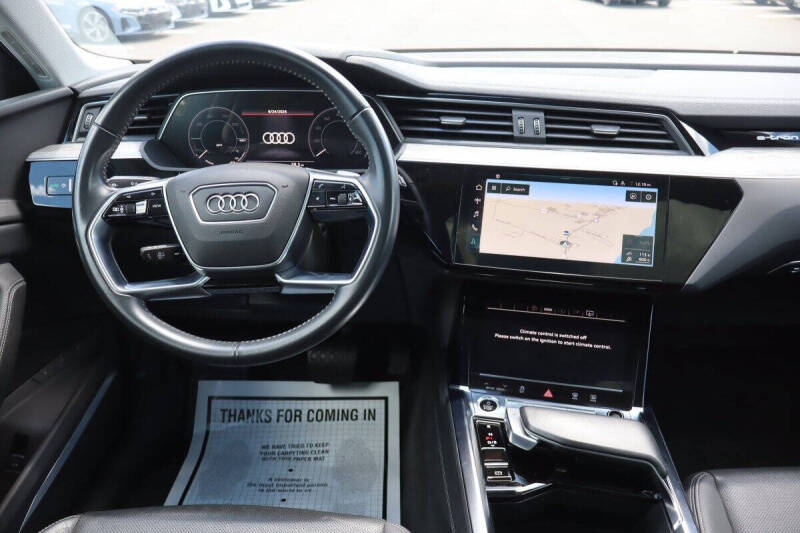 2021 Audi e-tron quattro Premium Plus