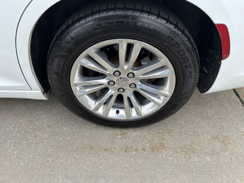 2016 Chrysler 300 C