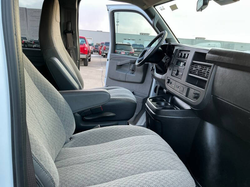 2024 Chevrolet Express LT 3500