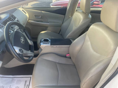 2013 Toyota Prius v Five