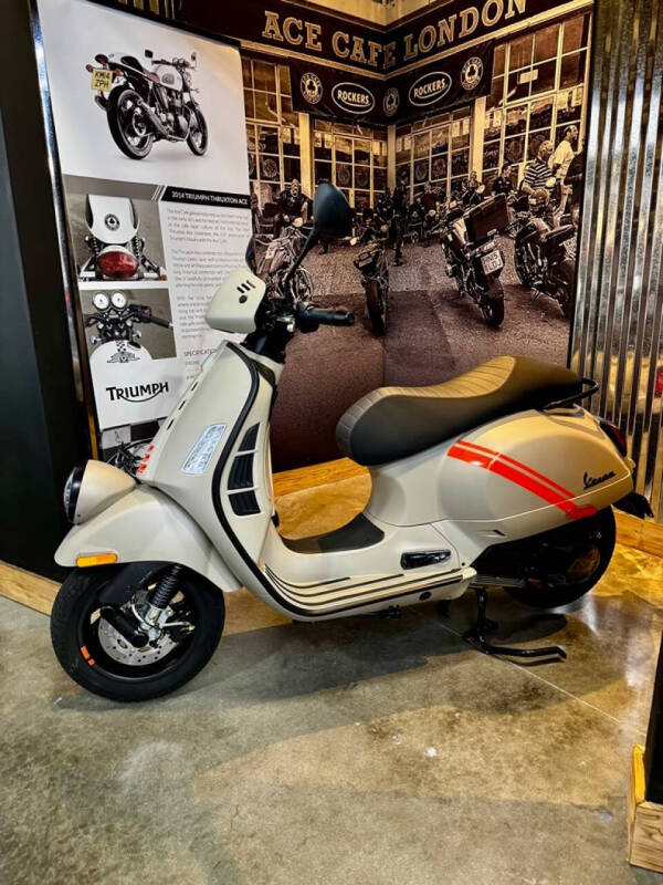2024 Vespa GTV 300