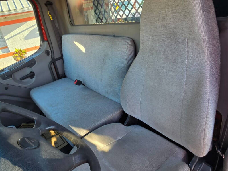 2017 Freightliner M2 106