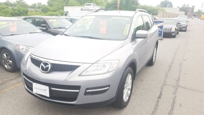 2007 Mazda CX-9 for sale at Howe's Auto Sales in Lowell MA