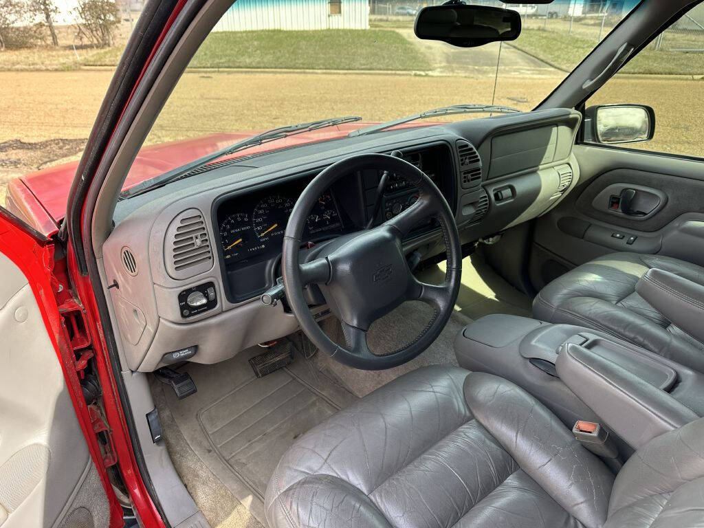 1998 Chevrolet Suburban 22
