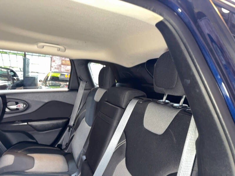 2015 Jeep Cherokee Sport