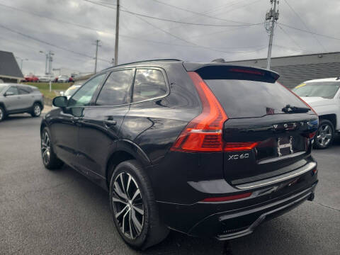 2023 Volvo XC60 B5 Plus Dark Theme