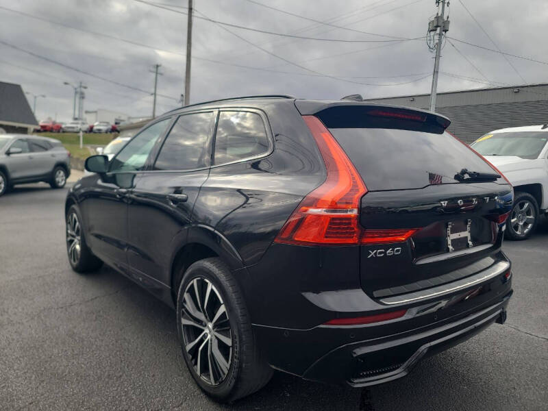 2023 Volvo XC60 B5 Plus Dark Theme