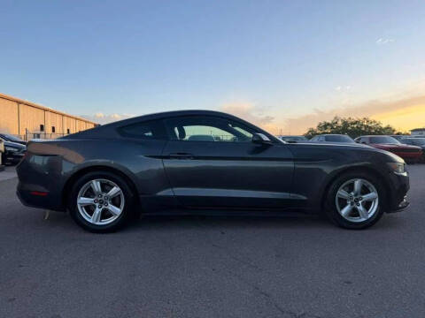 2017 Ford Mustang V6