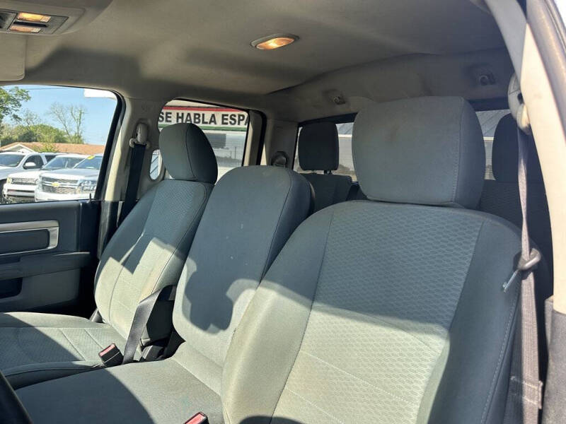 2016 RAM 1500 SLT