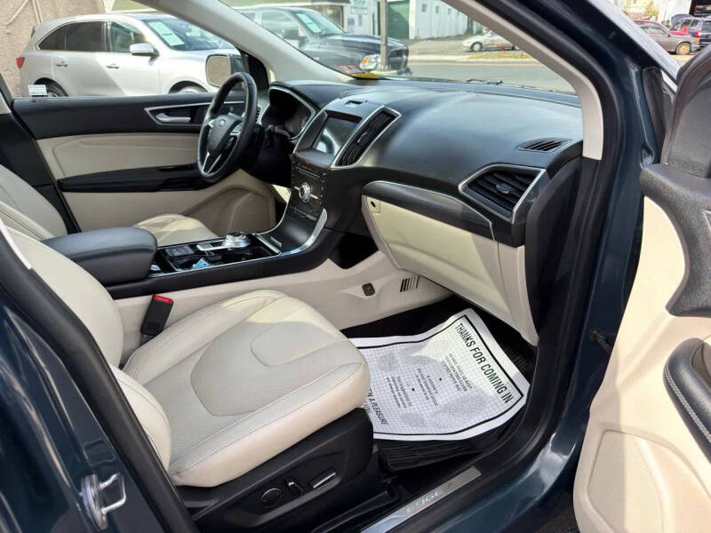 2019 Ford Edge Titanium