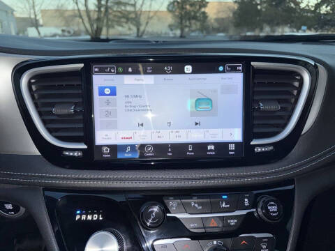 2023 Chrysler Pacifica Plug-In Hybrid Limited