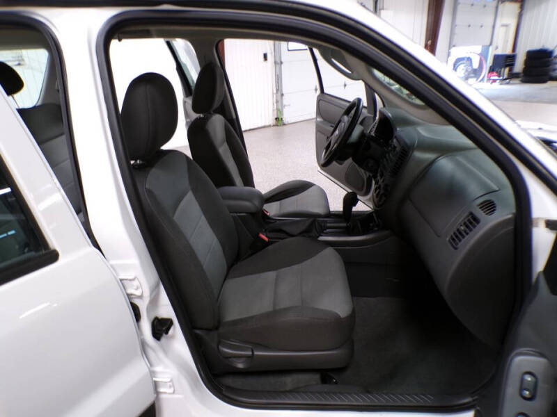2005 Ford Escape XLS