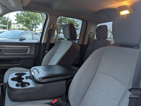 2024 RAM 1500 Classic SLT