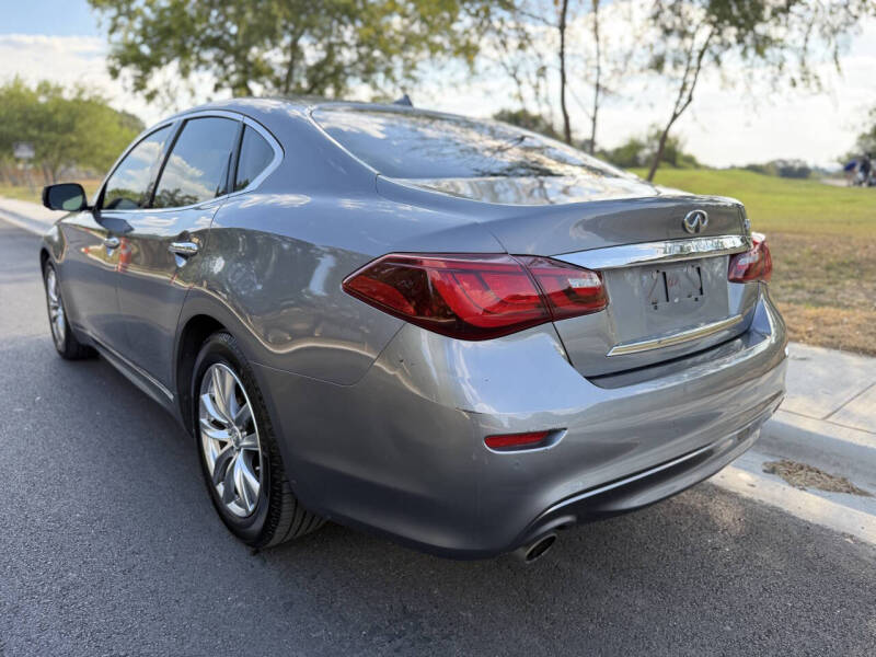 2015 Infiniti Q70 3.7