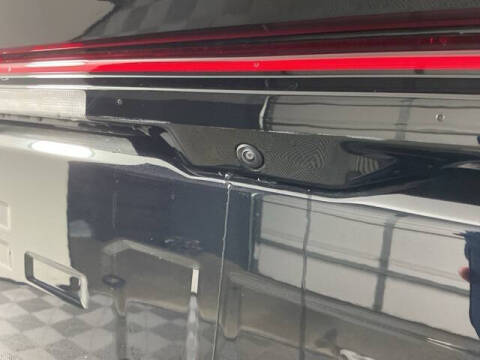 2025 Ford F-150 Lightning Platinum