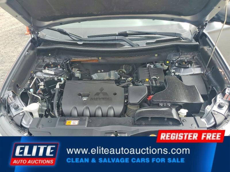 2017 Mitsubishi Outlander ES